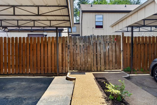 946 Old Fountain Ct, Hermitage, TN 37076