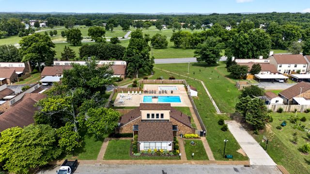946 Old Fountain Ct, Hermitage, TN 37076
