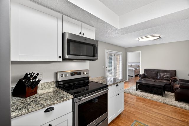 946 Old Fountain Ct, Hermitage, TN 37076