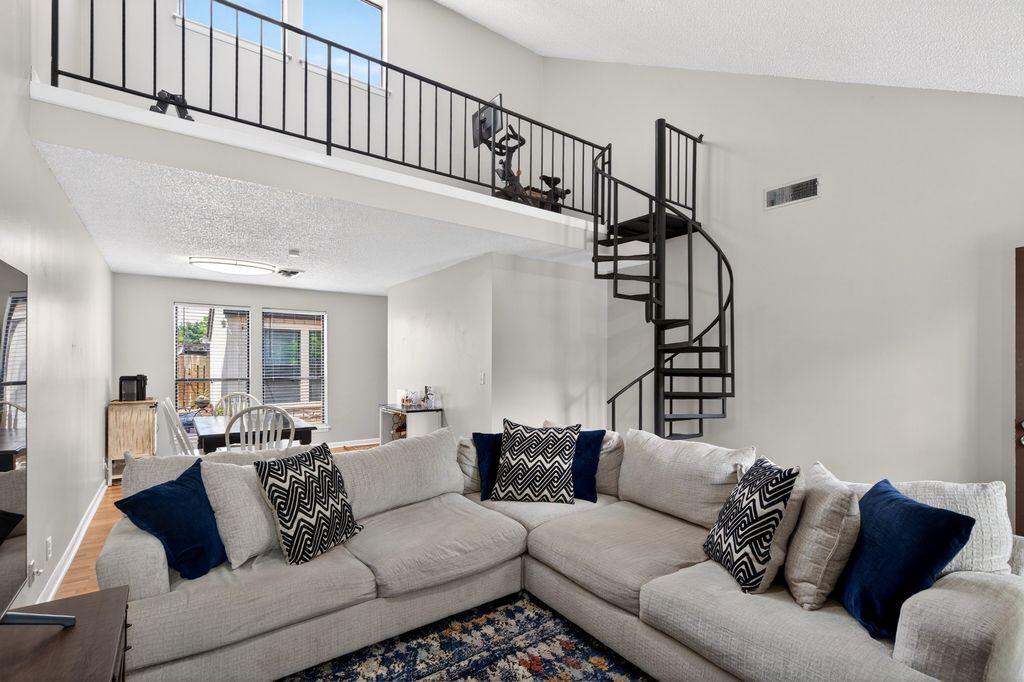946 Old Fountain Ct, Hermitage, TN 37076