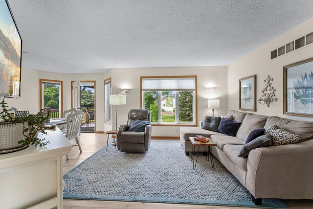 2001 Stonepine Avenue, Hudson, WI 54016