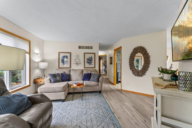 2001 Stonepine Avenue, Hudson, WI 54016