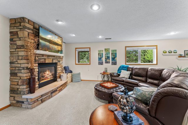2001 Stonepine Avenue, Hudson, WI 54016