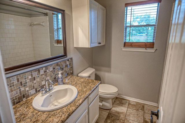 308 County Road 893b, Angleton, TX 77515