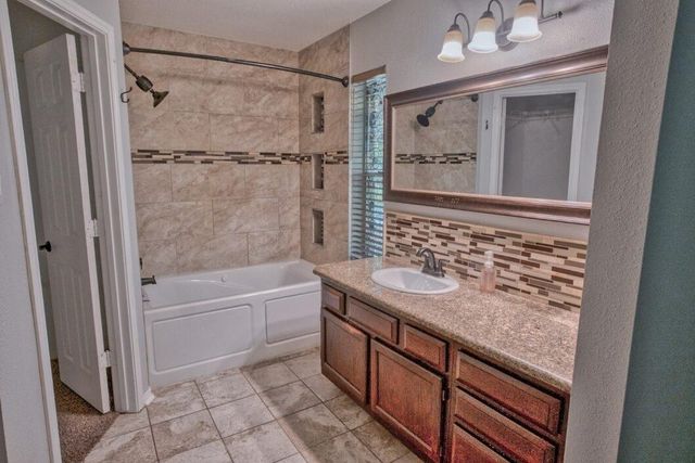 308 County Road 893b, Angleton, TX 77515