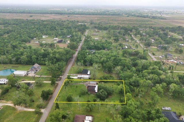 308 County Road 893b, Angleton, TX 77515