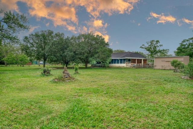 308 County Road 893b, Angleton, TX 77515