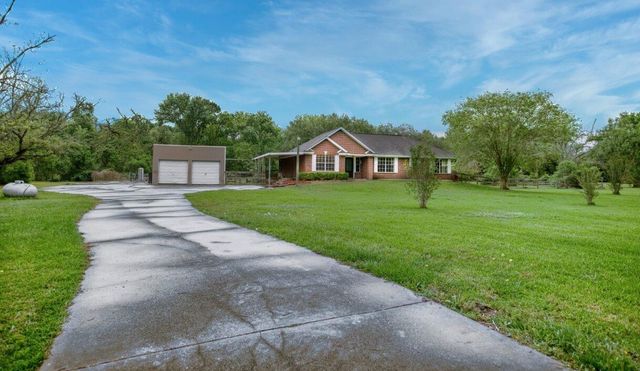 308 County Road 893b, Angleton, TX 77515