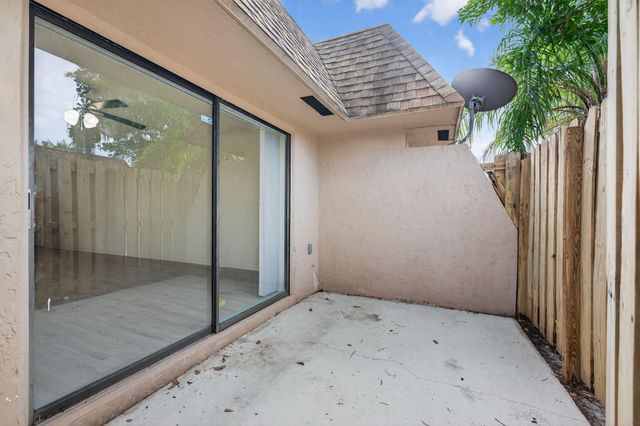 9418 NW 49th Place, Sunrise, FL 33351