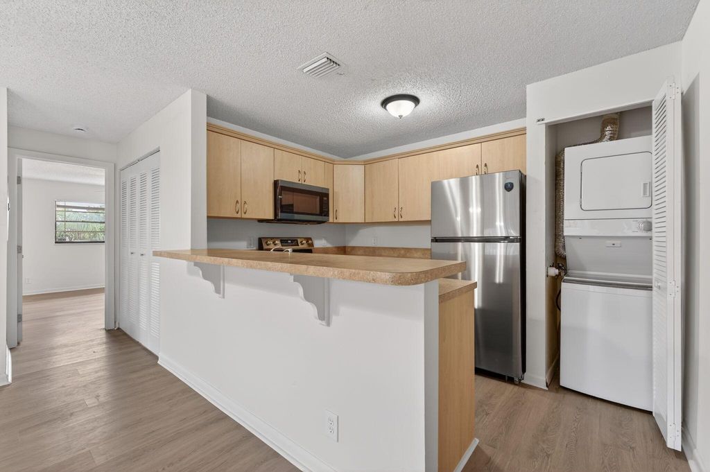 9418 NW 49th Place, Sunrise, FL 33351