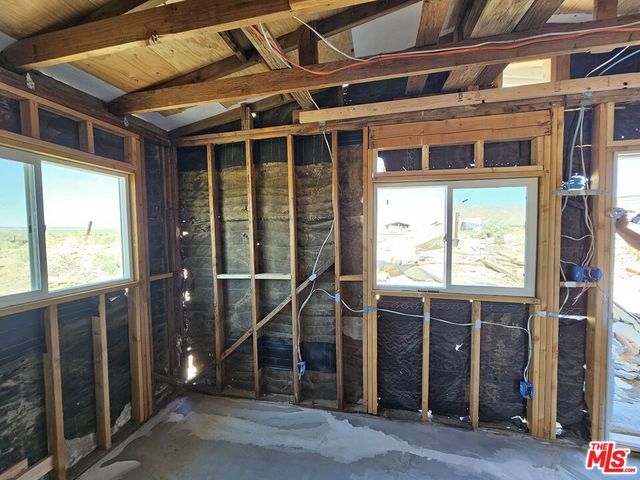 7797 Quartz Road, Mojave, CA 93519