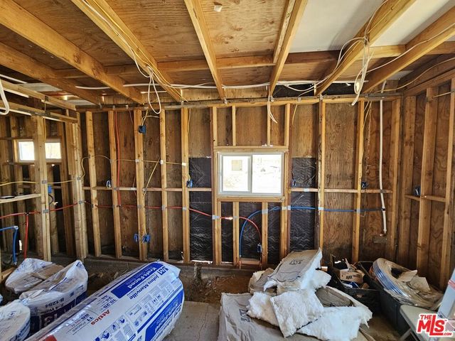 7797 Quartz Road, Mojave, CA 93519