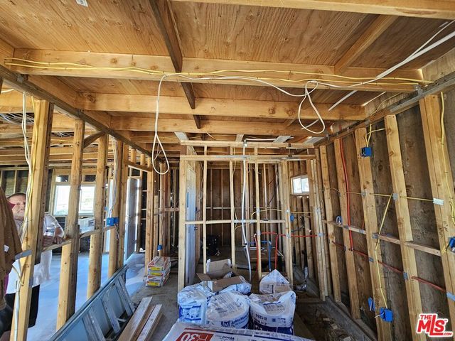 7797 Quartz Road, Mojave, CA 93519