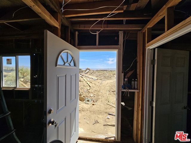 7797 Quartz Road, Mojave, CA 93519
