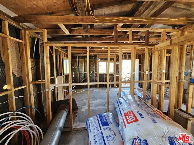 7797 Quartz Road, Mojave, CA 93519