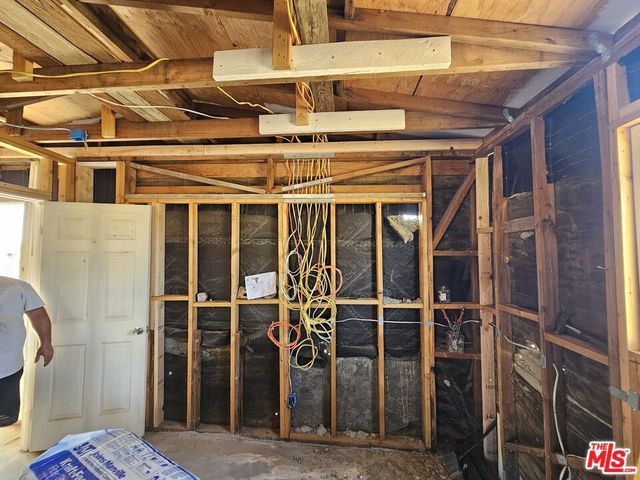 7797 Quartz Road, Mojave, CA 93519