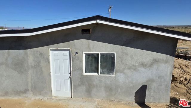 7797 Quartz Road, Mojave, CA 93519