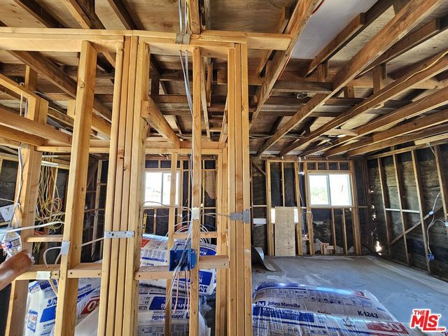 7797 Quartz Road, Mojave, CA 93519