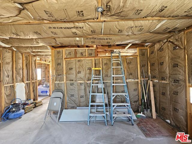 7797 Quartz Road, Mojave, CA 93519