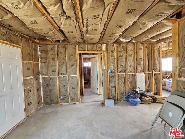 7797 Quartz Road, Mojave, CA 93519