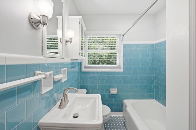2043 Wappoo Drive, Charleston, SC 29412