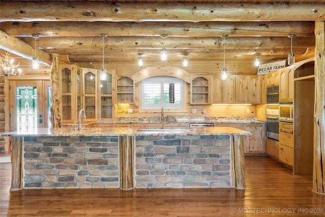 72860 S 220 Road, Wagoner, OK 74467