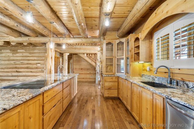 72860 S 220 Road, Wagoner, OK 74467