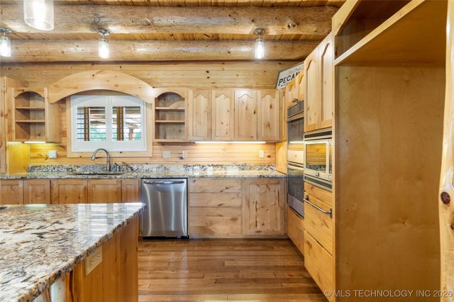 72860 S 220 Road, Wagoner, OK 74467