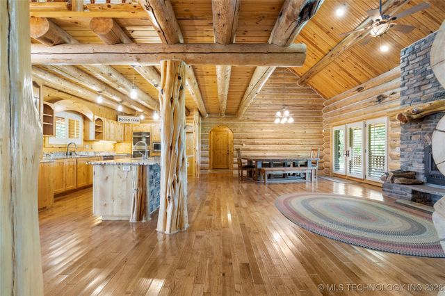 72860 S 220 Road, Wagoner, OK 74467