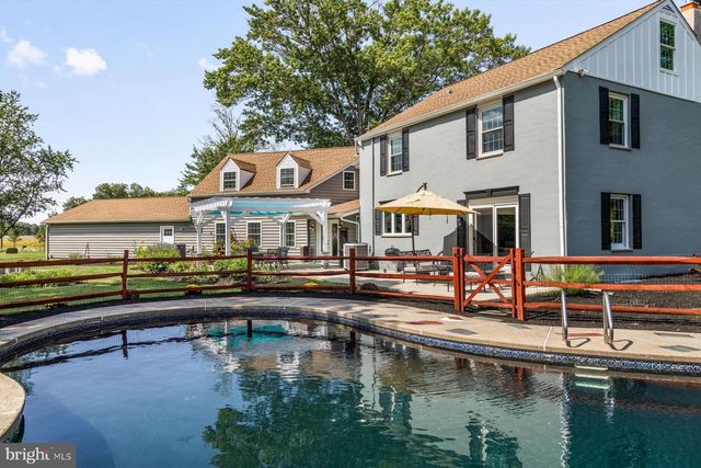 4981 NEW RD, New Hope, PA 18938