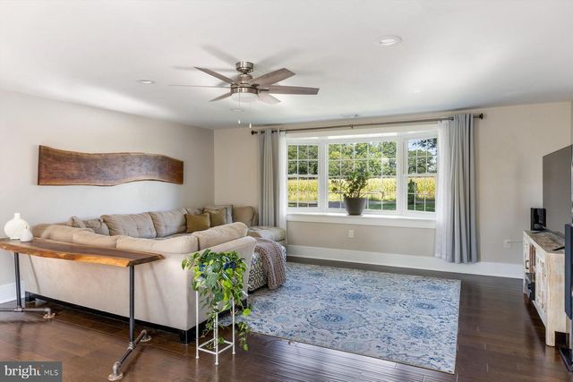 4981 NEW RD, New Hope, PA 18938