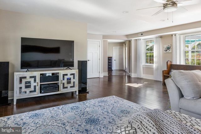 4981 NEW RD, New Hope, PA 18938