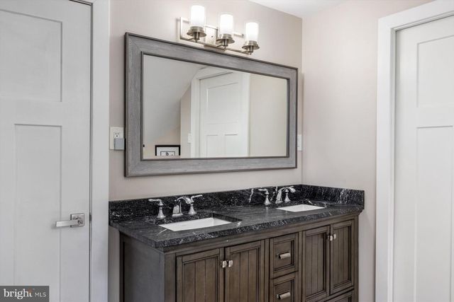 4981 NEW RD, New Hope, PA 18938