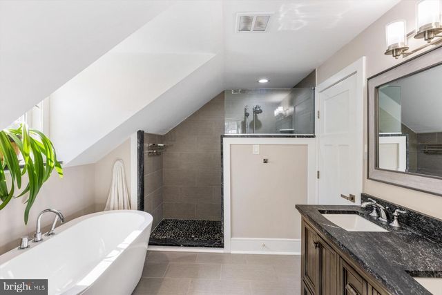 4981 NEW RD, New Hope, PA 18938