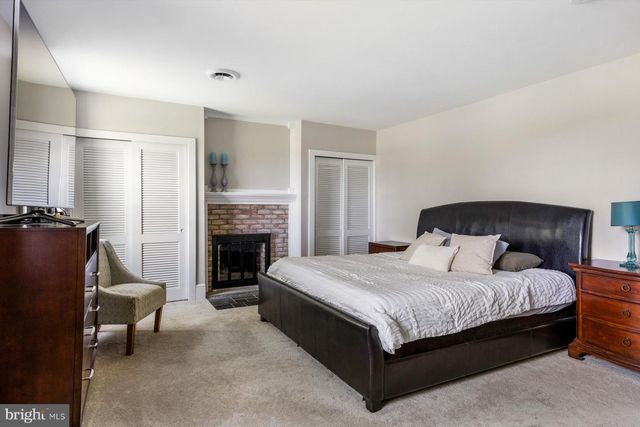 4981 NEW RD, New Hope, PA 18938