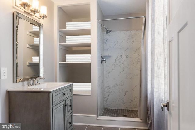 4981 NEW RD, New Hope, PA 18938