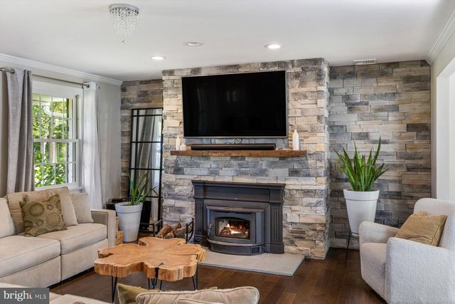 4981 NEW RD, New Hope, PA 18938