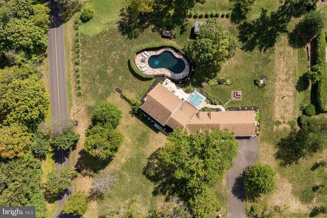 4981 NEW RD, New Hope, PA 18938