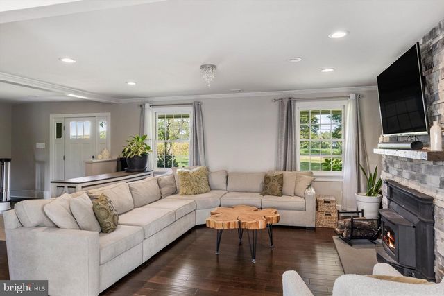 4981 NEW RD, New Hope, PA 18938