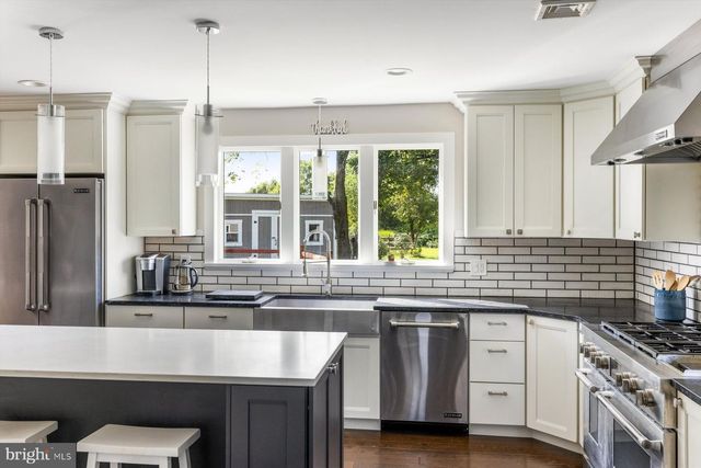 4981 NEW RD, New Hope, PA 18938