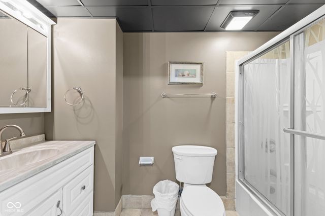 230 E 9th Street 411, Indianapolis, IN 46204