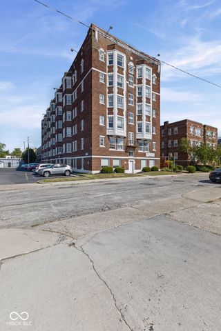 230 E 9th Street 411, Indianapolis, IN 46204