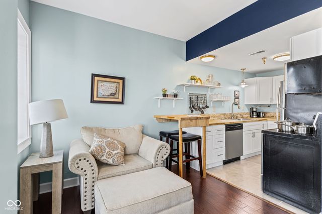 230 E 9th Street 411, Indianapolis, IN 46204