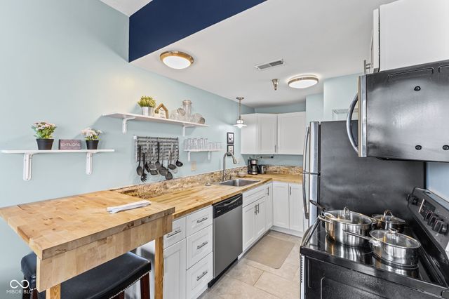 230 E 9th Street 411, Indianapolis, IN 46204