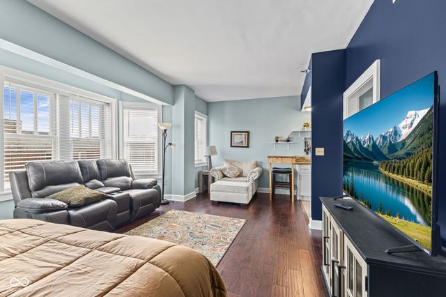 230 E 9th Street 411, Indianapolis, IN 46204