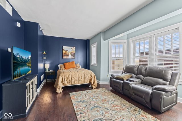 230 E 9th Street 411, Indianapolis, IN 46204