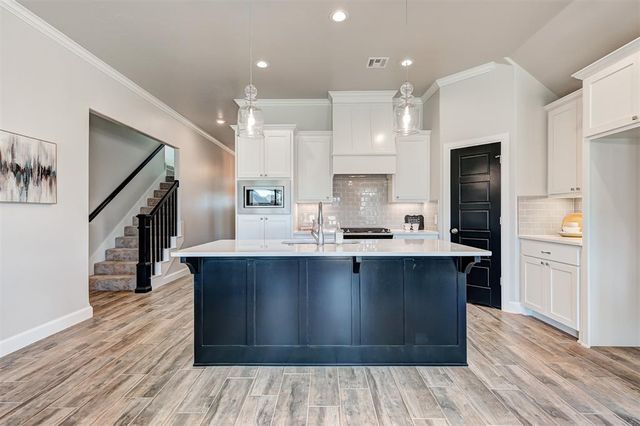 4825 Sand Lily Lane, Edmond, OK 73034