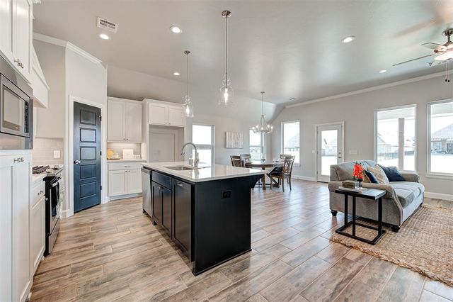 4825 Sand Lily Lane, Edmond, OK 73034