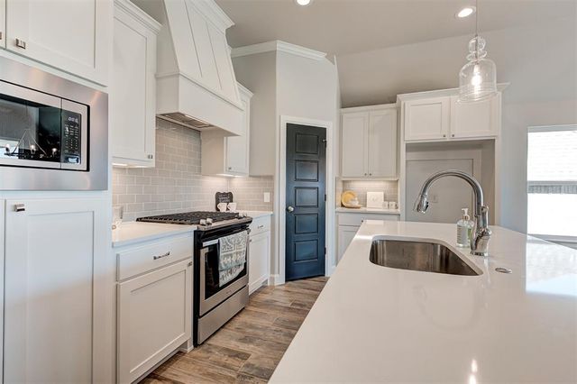 4825 Sand Lily Lane, Edmond, OK 73034