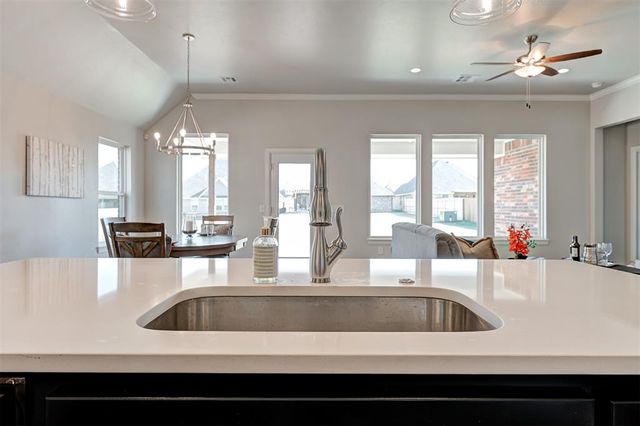 4825 Sand Lily Lane, Edmond, OK 73034